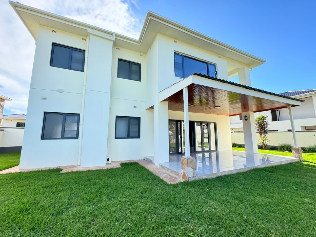 Unparalleled Luxury: 5 Bedroom Townhouse for Sale Pomona Borrowdale